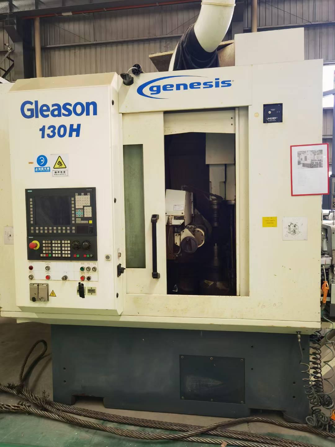 Gear hobbing machine