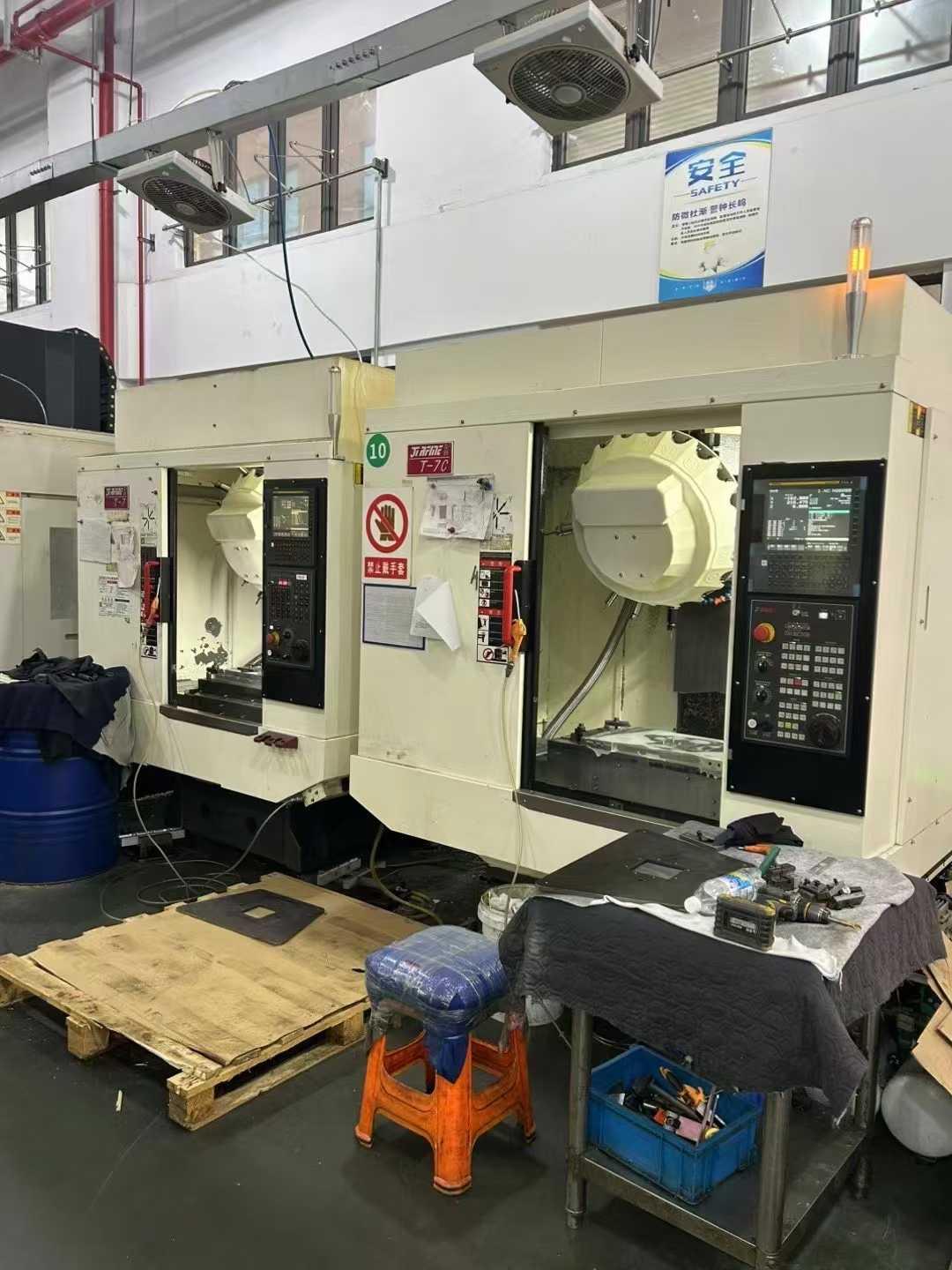 Drilling and tapping center