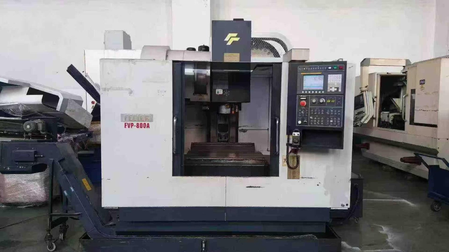 Vertical machining center