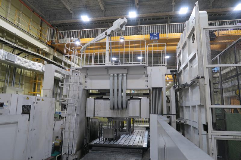 Double-station gantry five-sided machining center