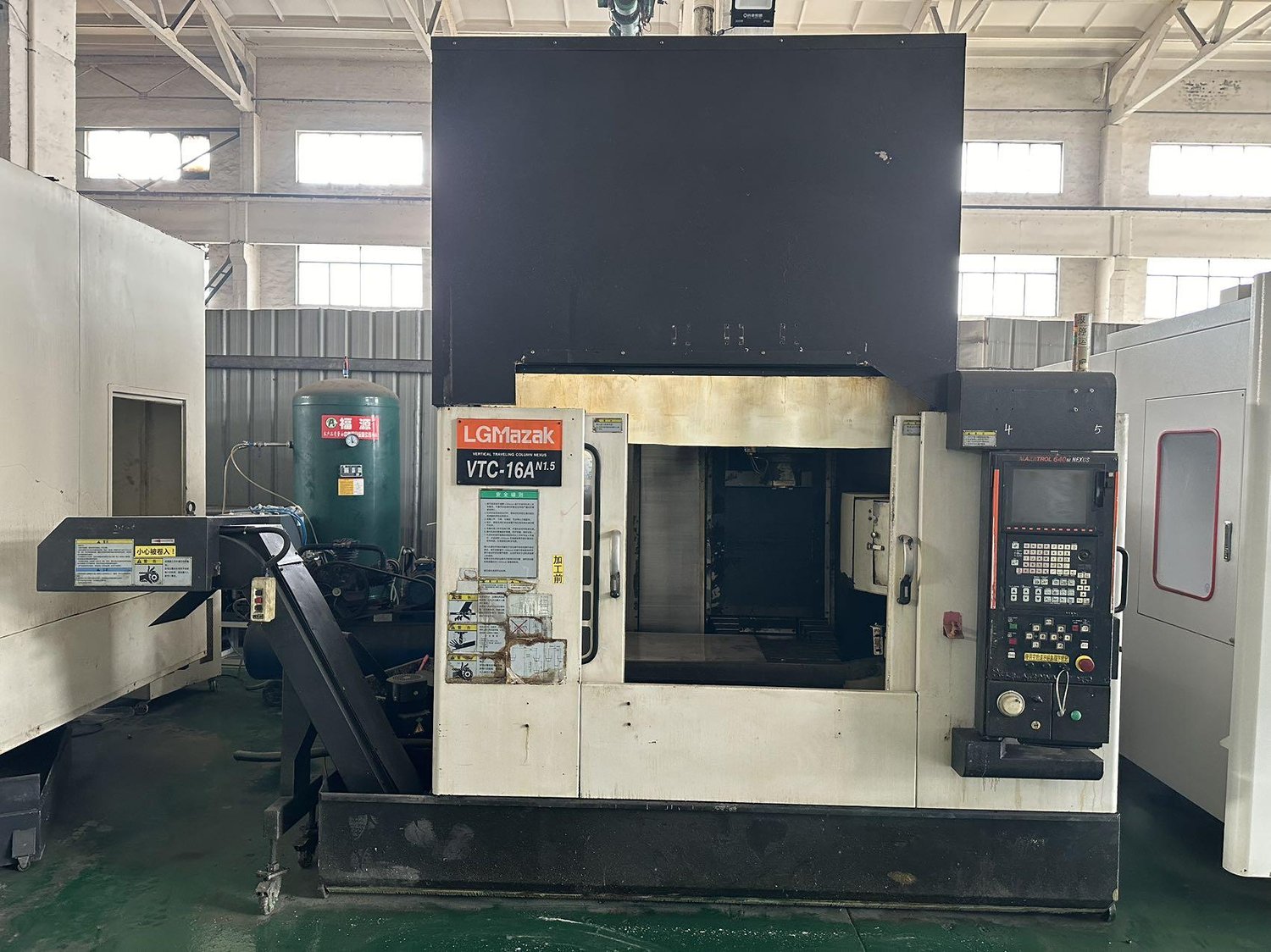 Vertical machining center
