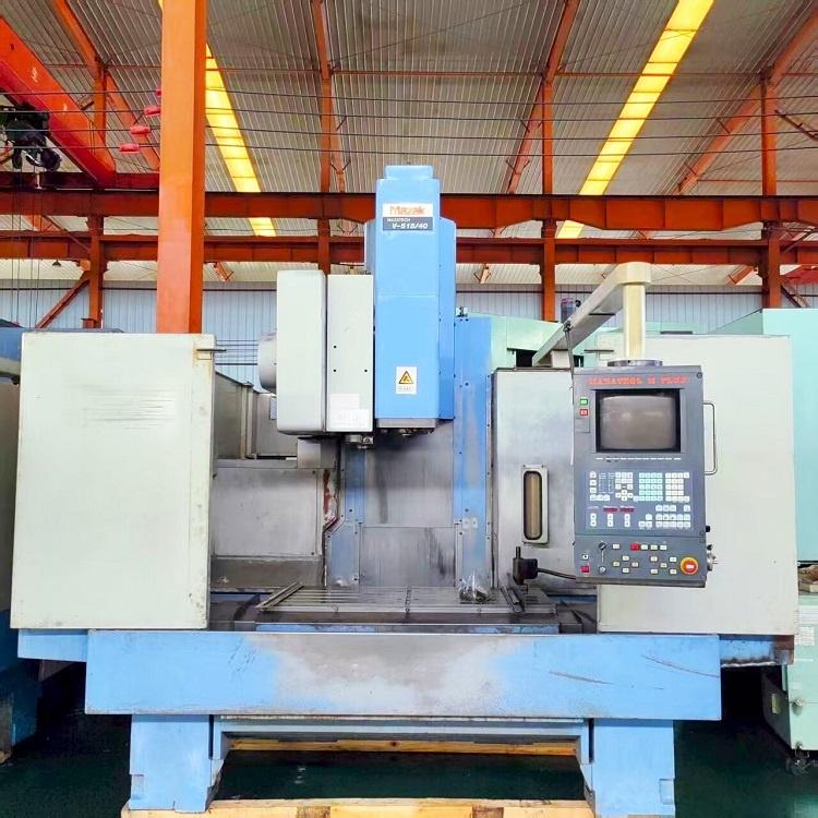 Vertical machining center