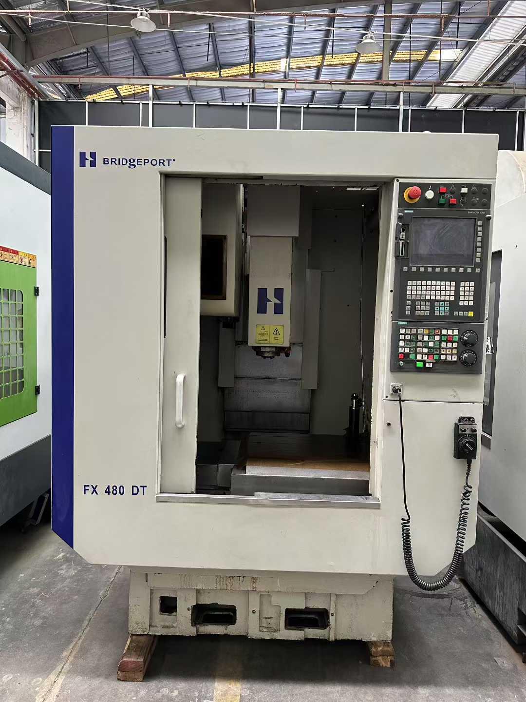 Drilling and tapping center