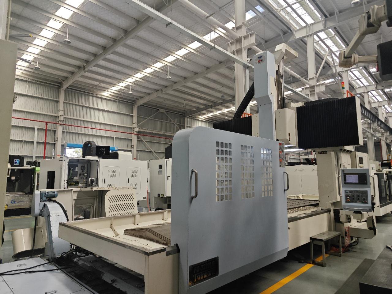 Gantry machining center