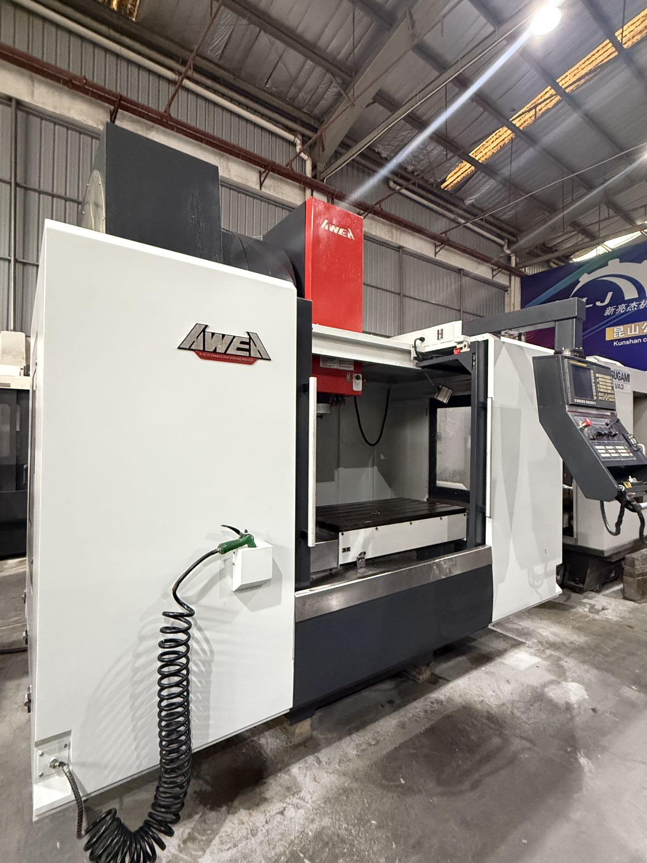 Vertical machining center