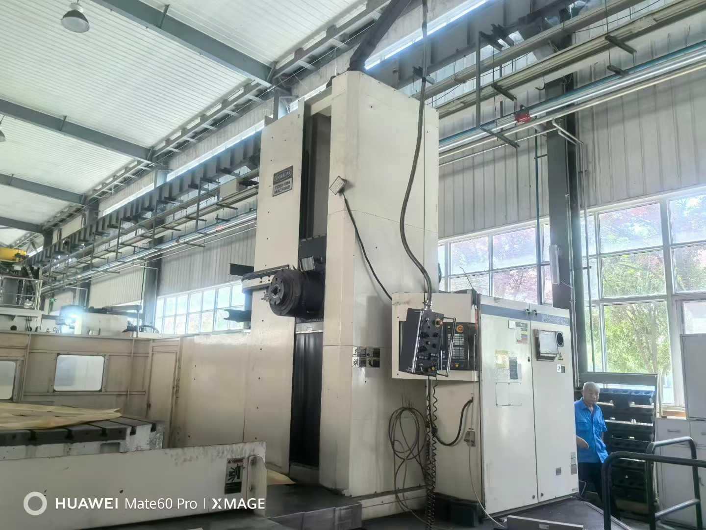CNC boring and milling machine
