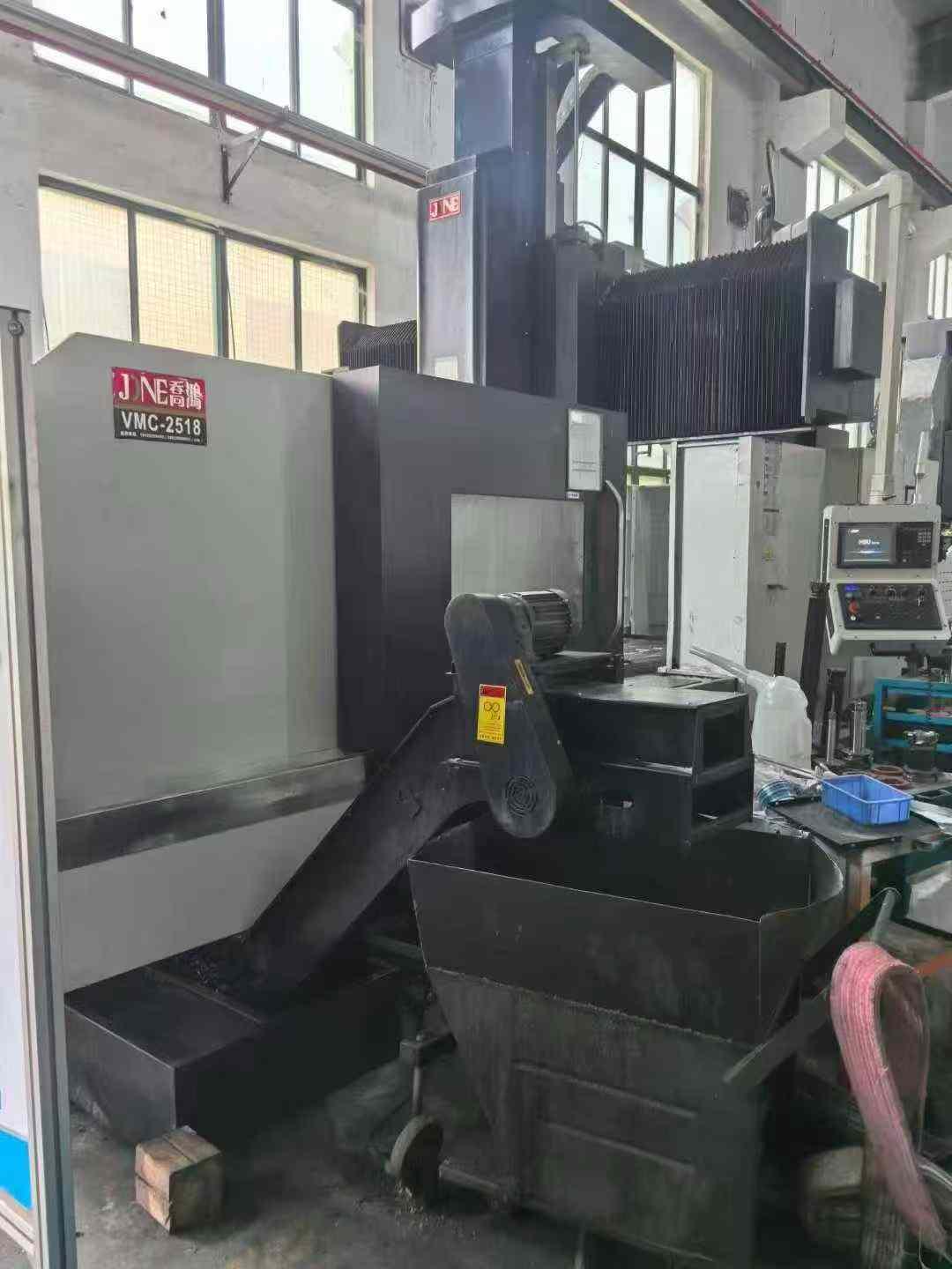 Gantry machining center