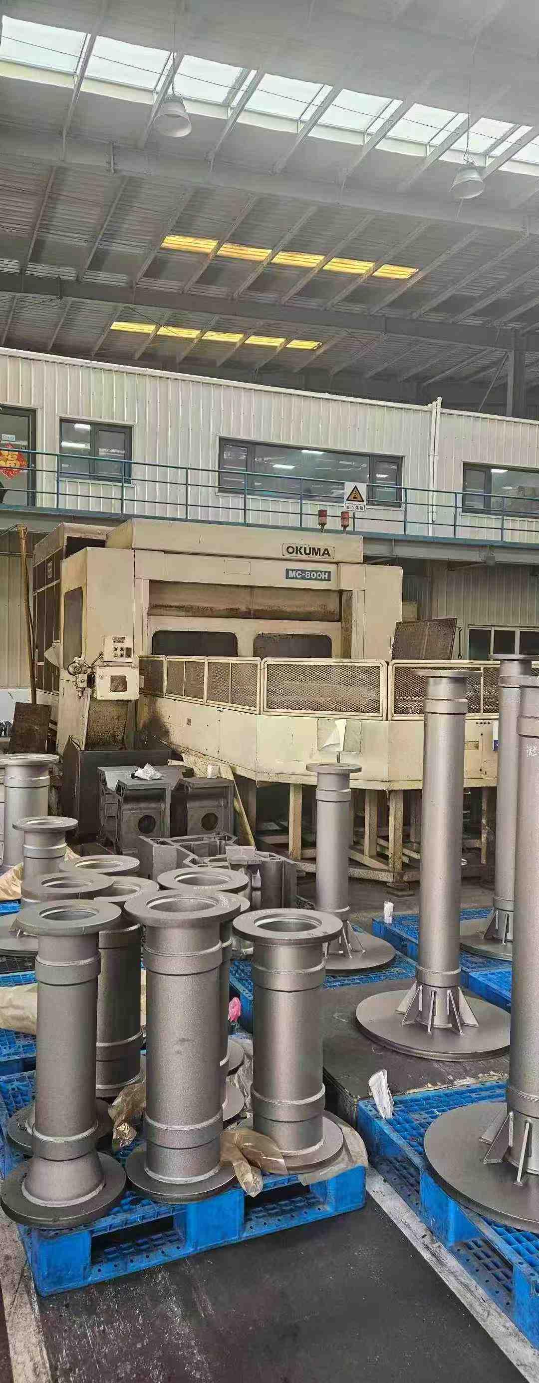 Horizontal machining center