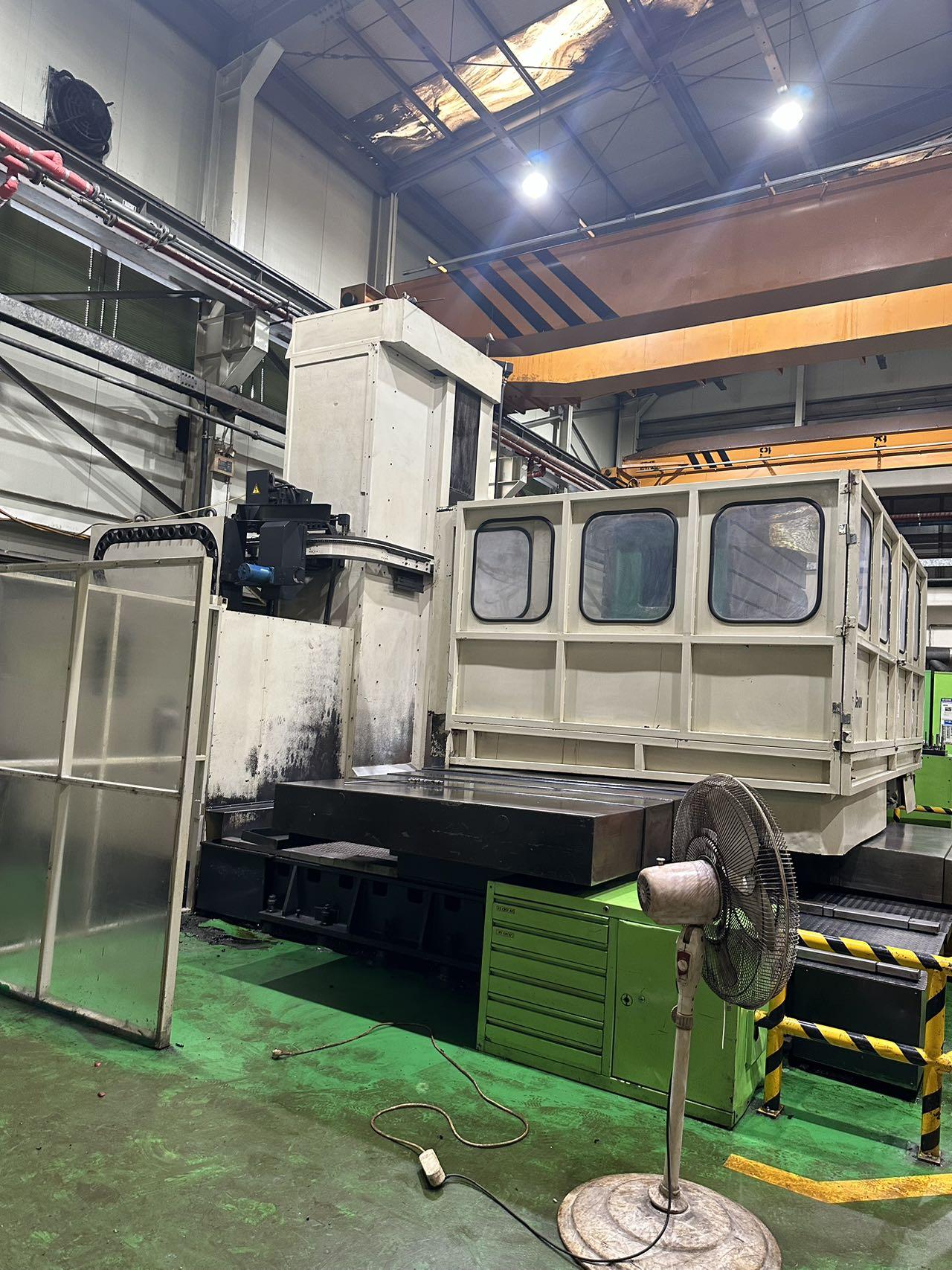 Gantry machining center