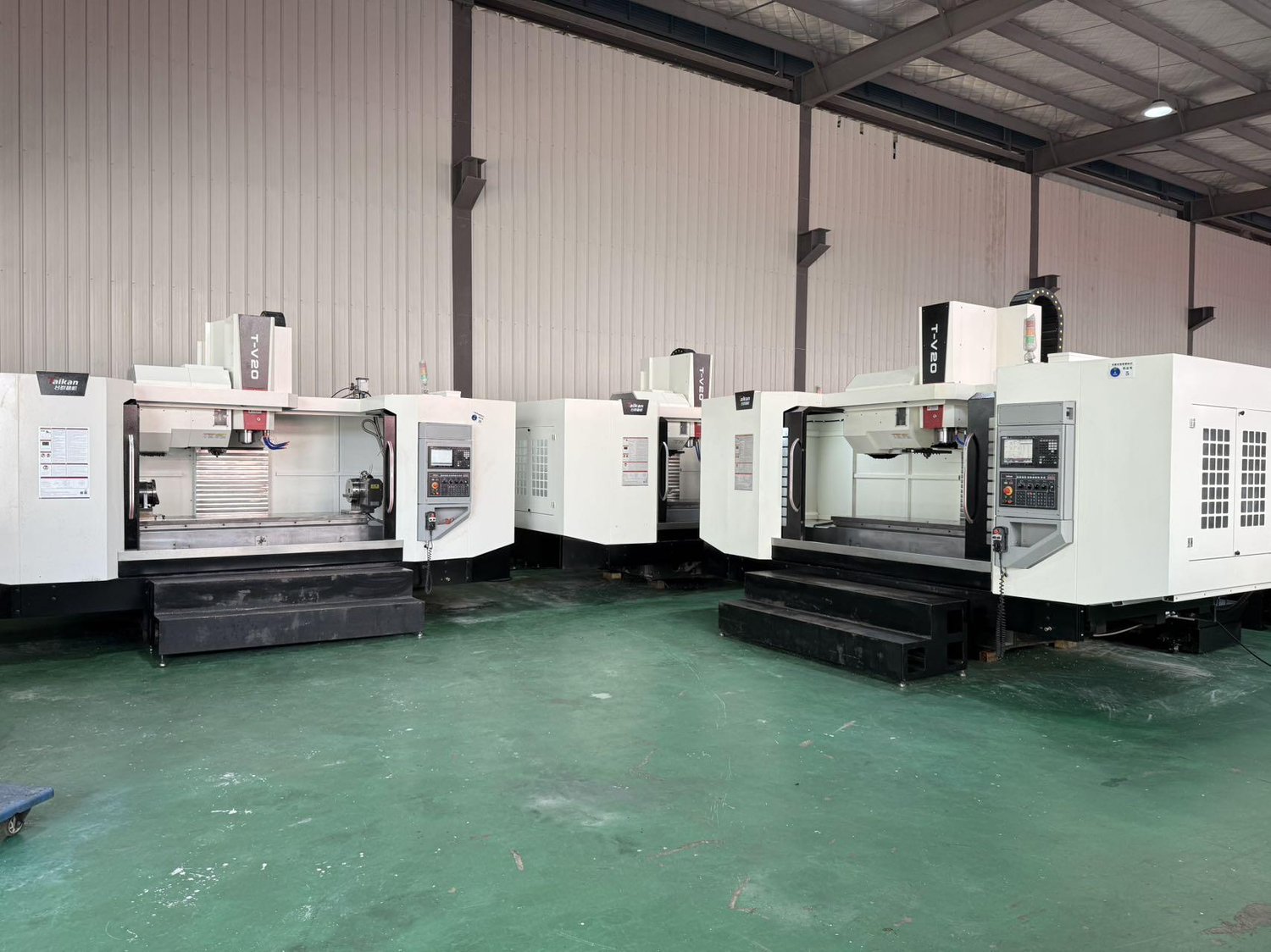 Vertical machining center
