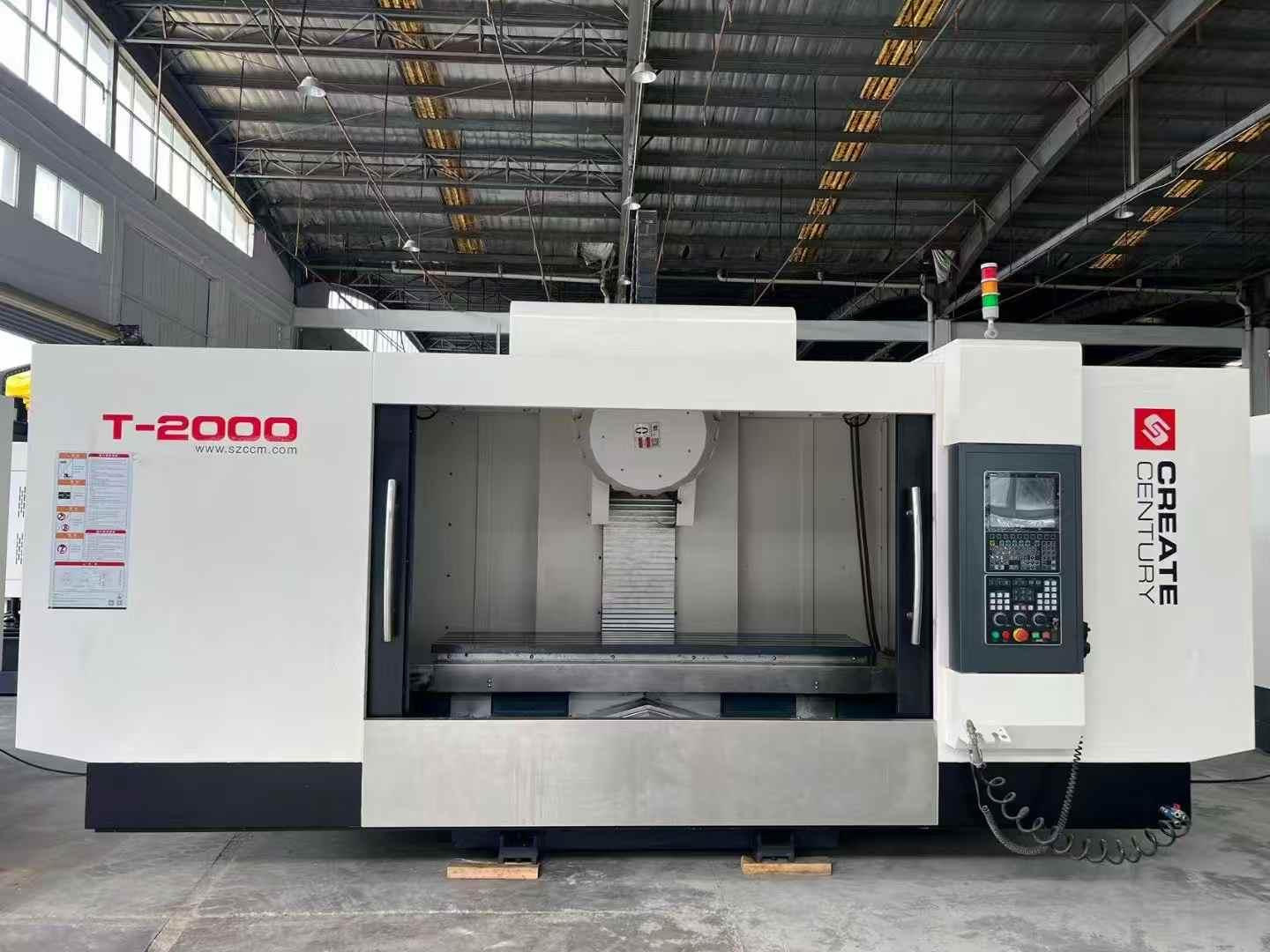 Drilling and milling machining center