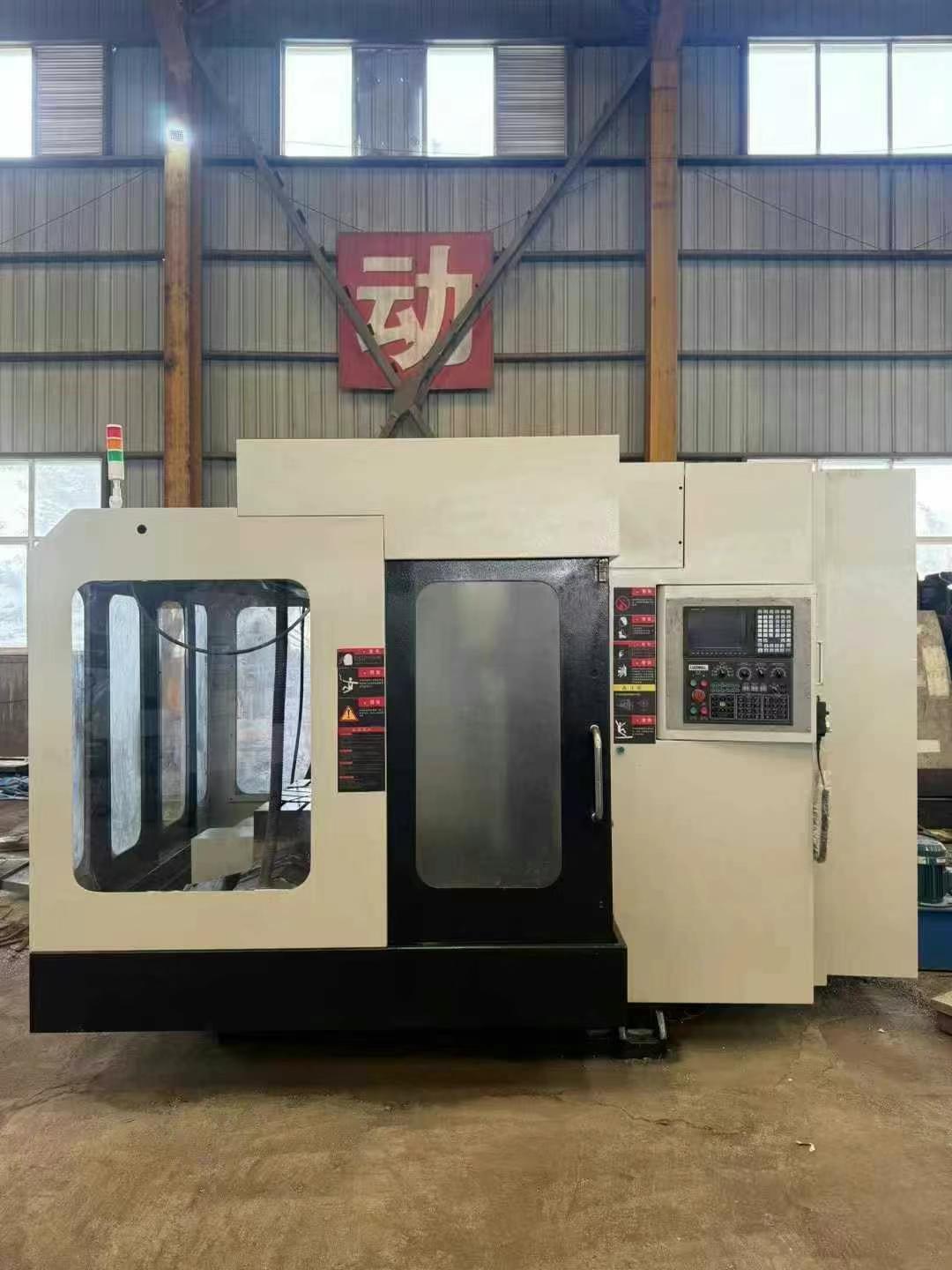 Horizontal machining center