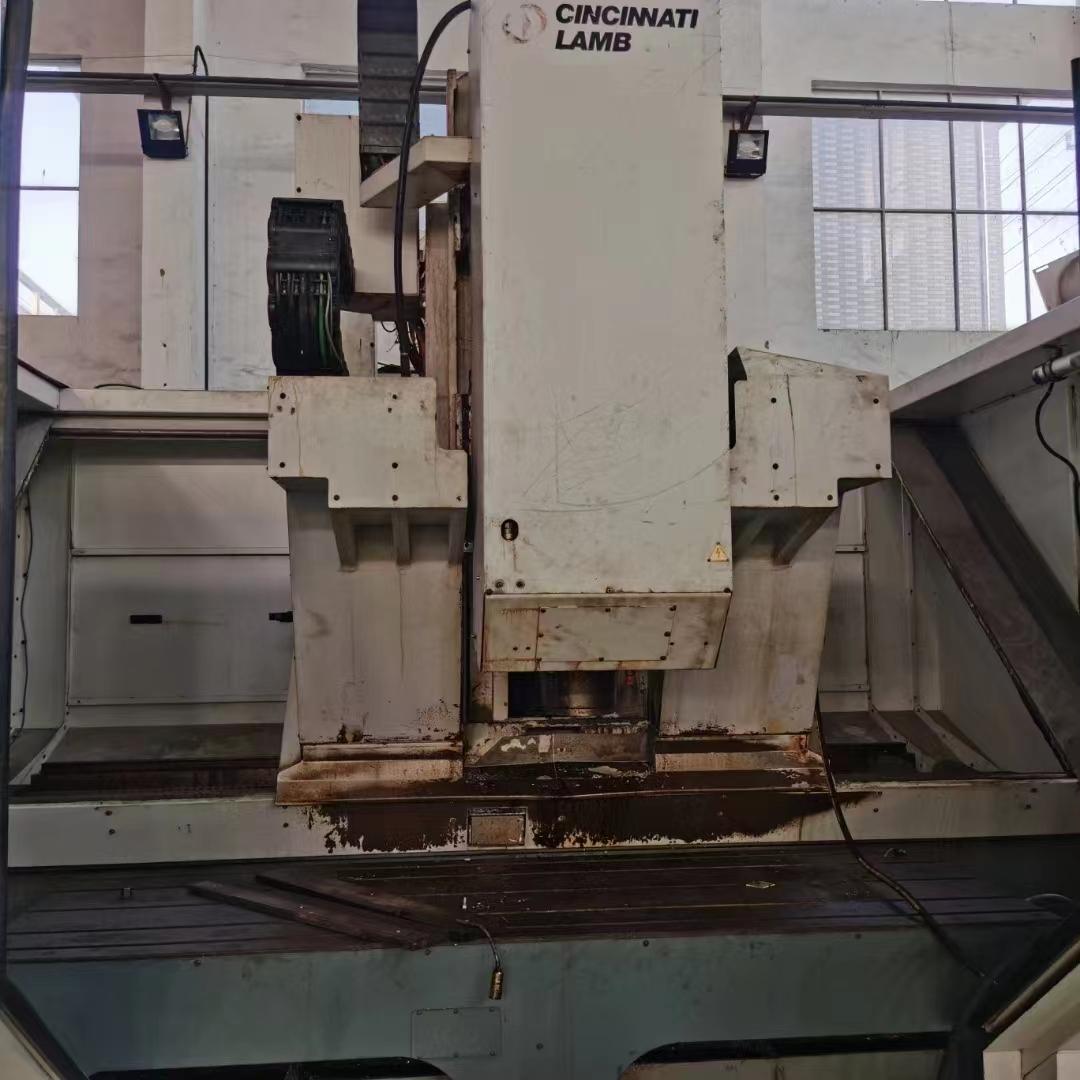 Vertical machining center