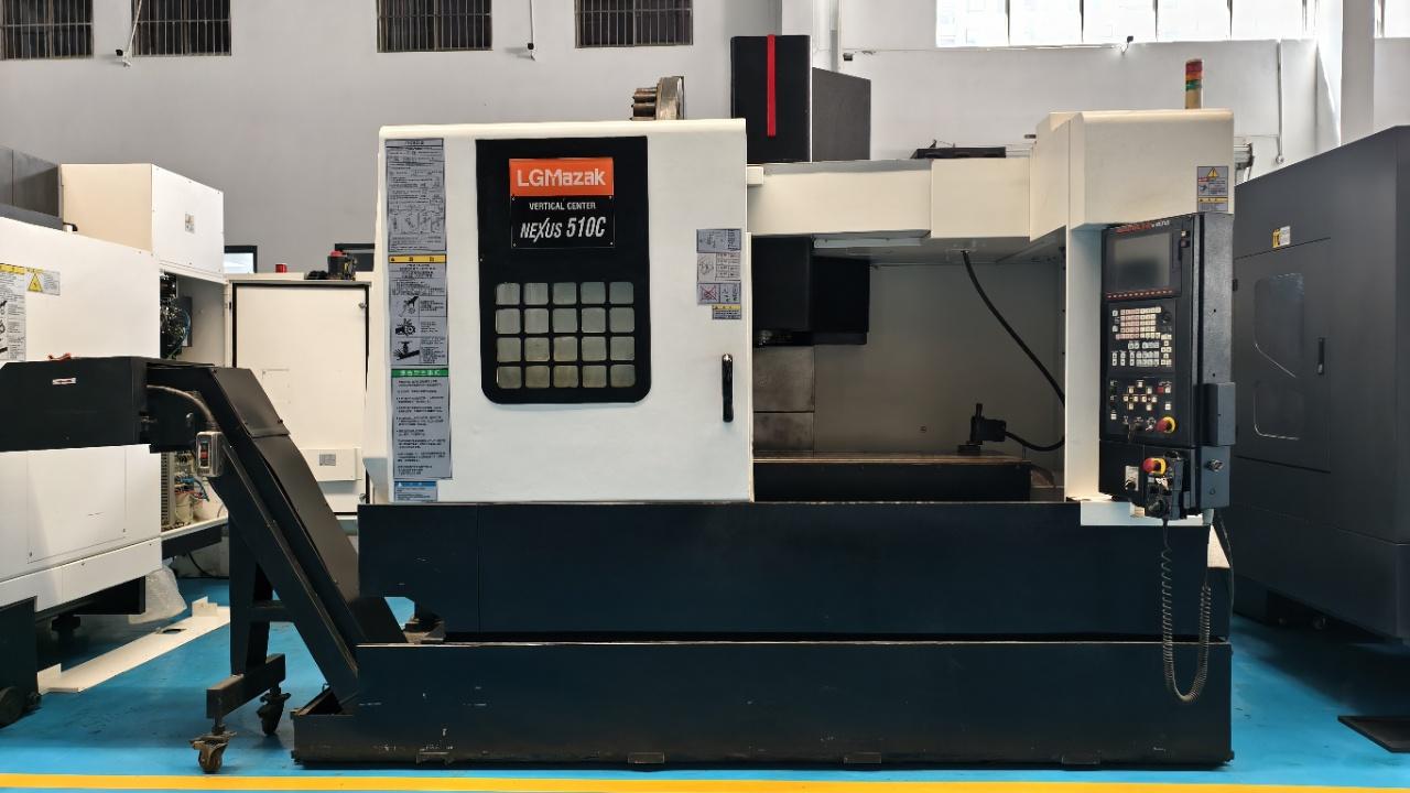 Vertical machining center