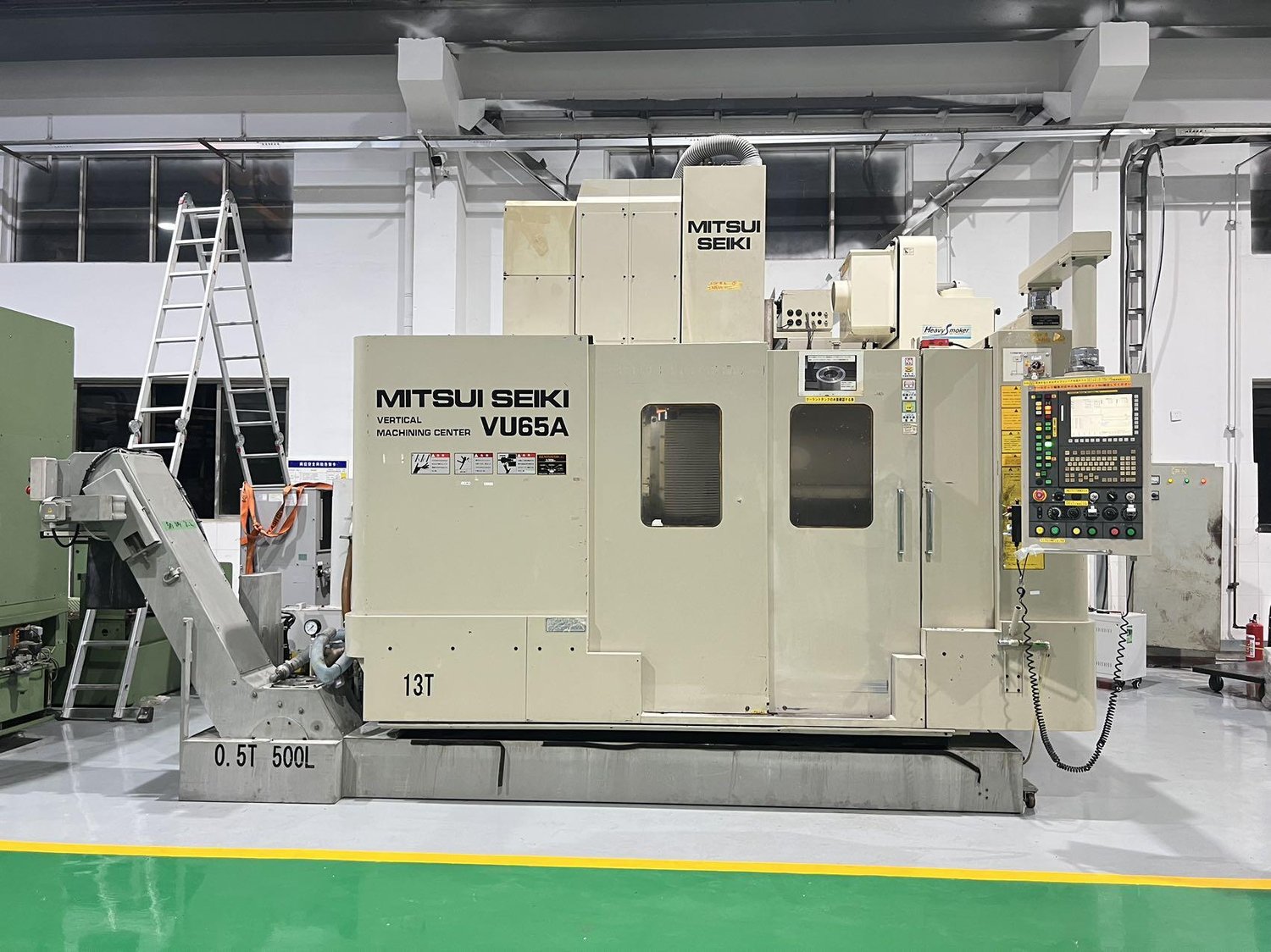 Vertical machining center