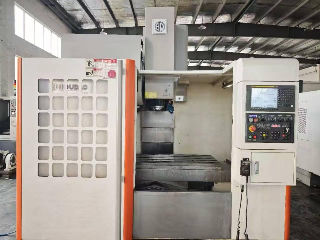 Vertical machining center