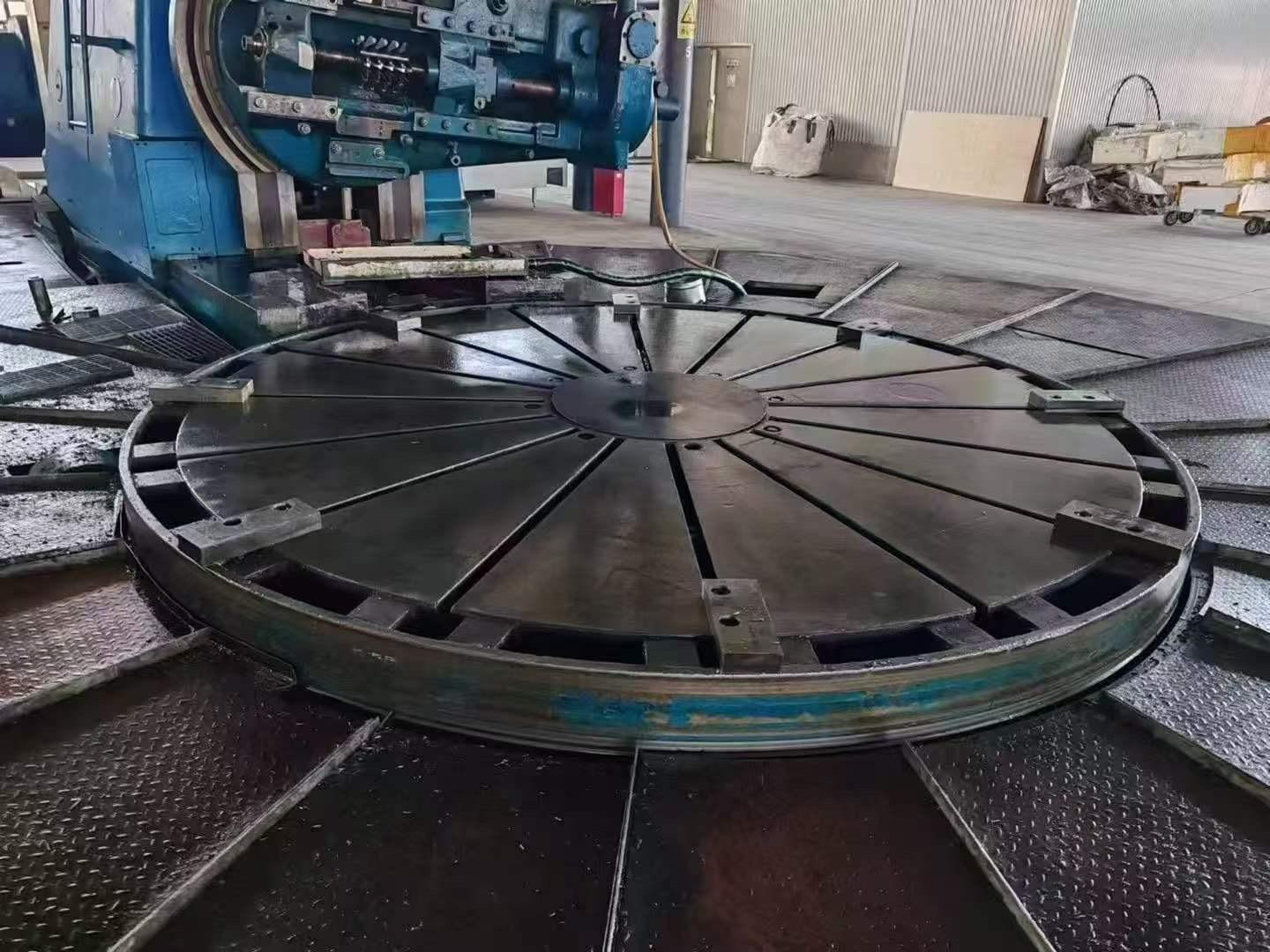 CNC gear hobbing machine