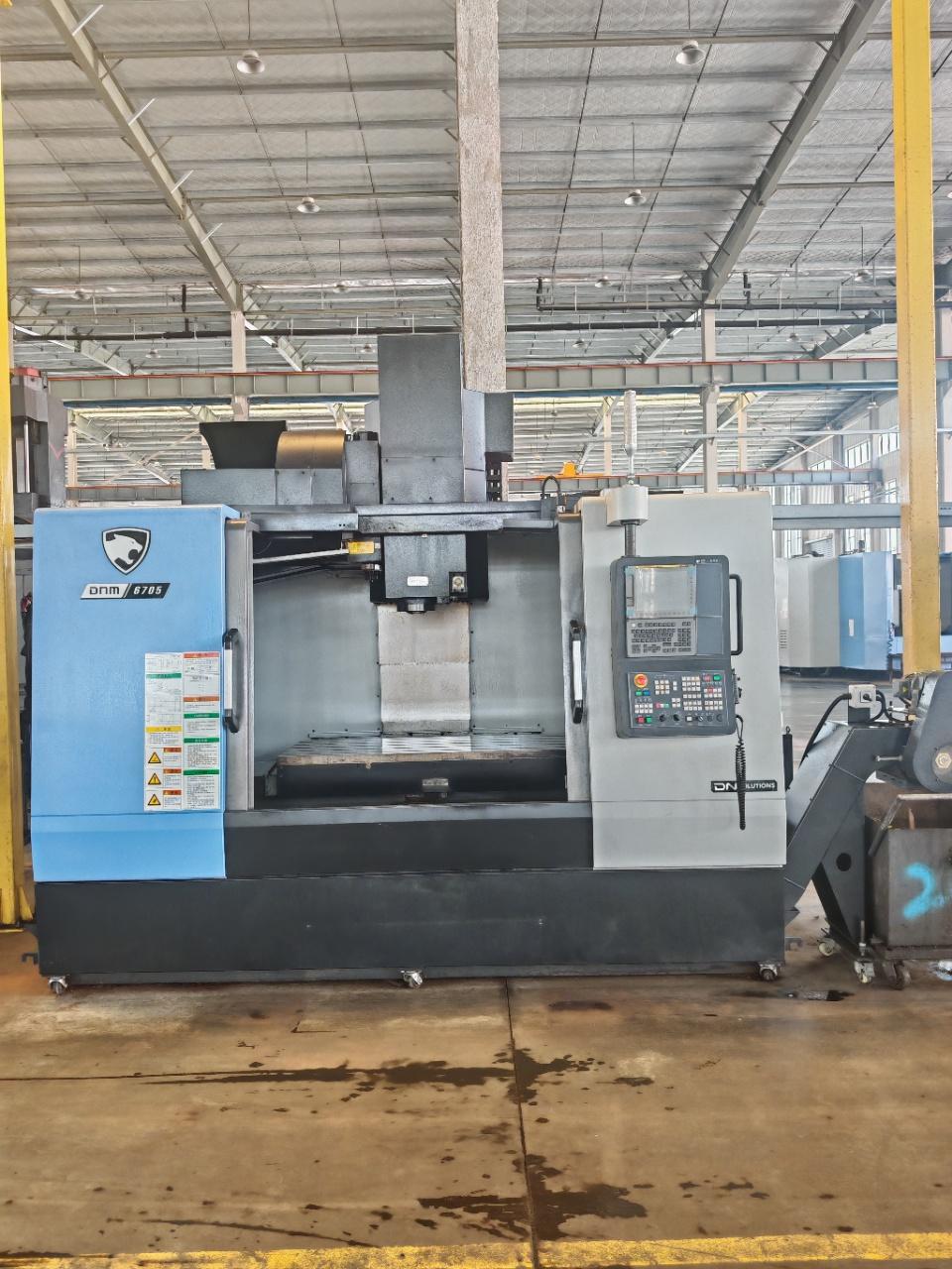 Vertical machining center