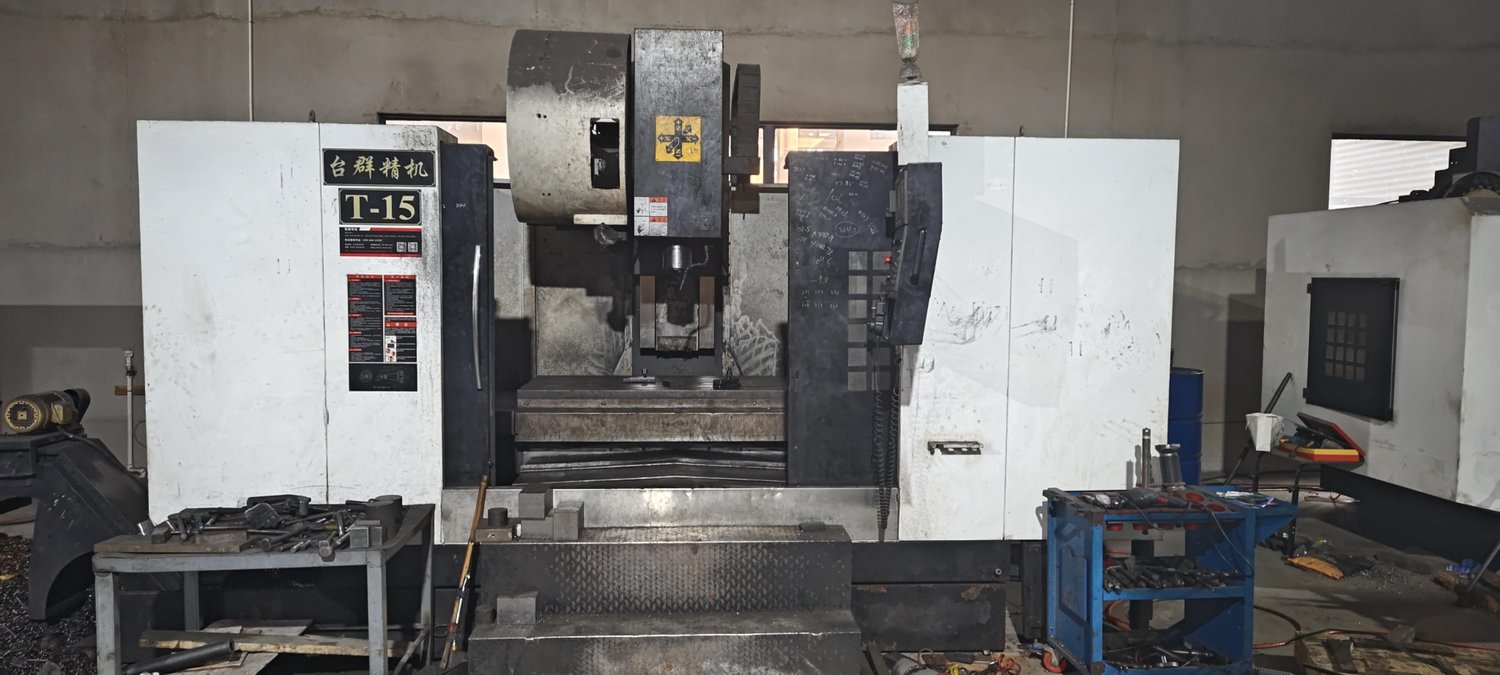 Vertical machining center
