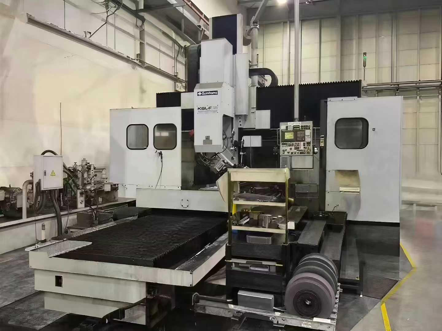 Gantry boring and milling machine