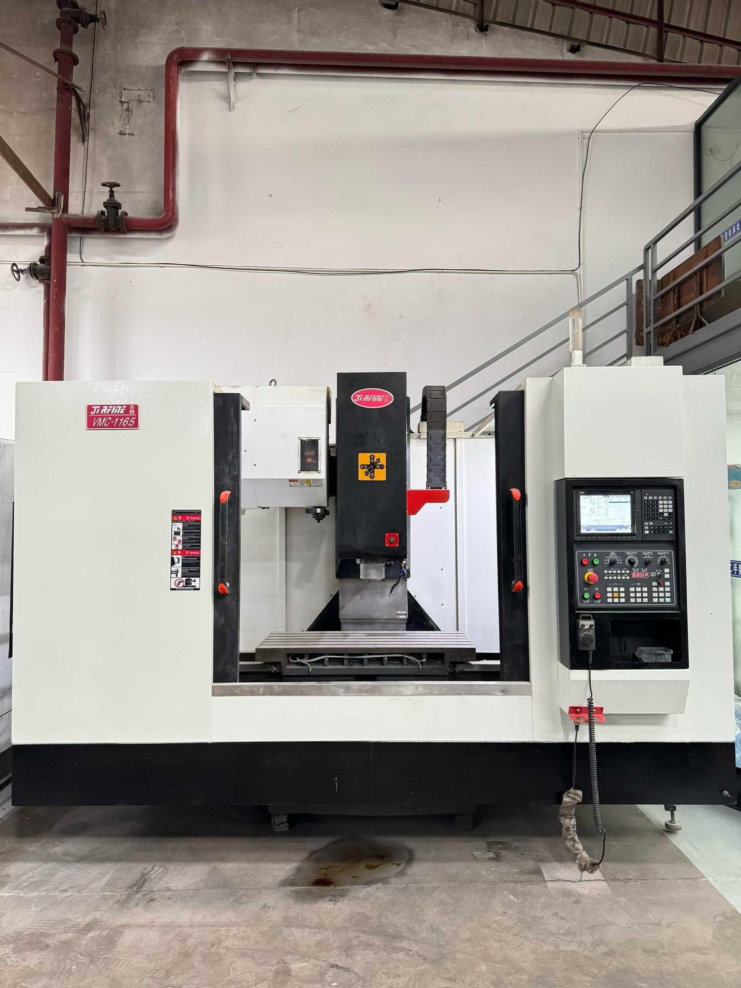 Vertical machining center