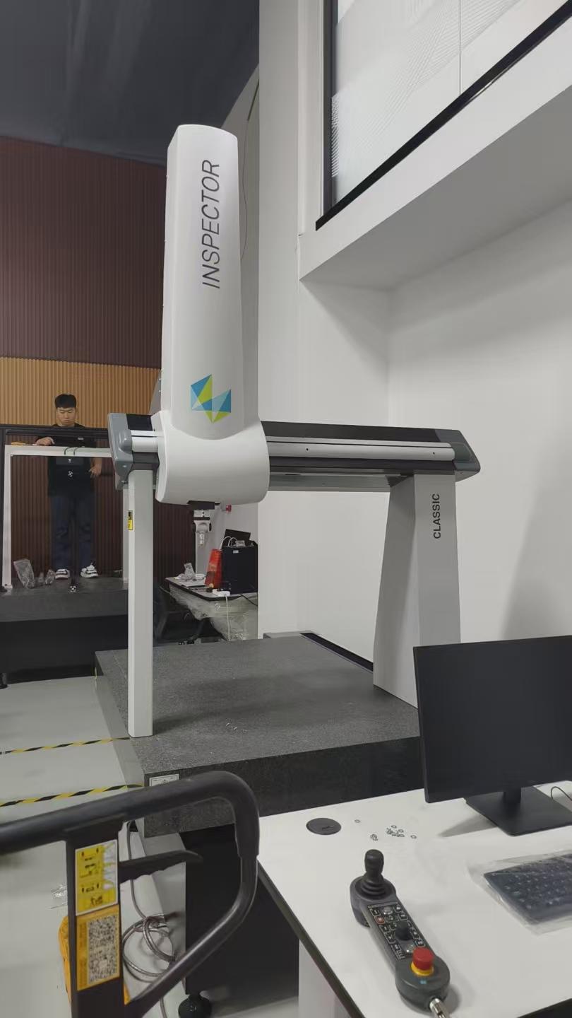 Three-coordinate measuring instrument