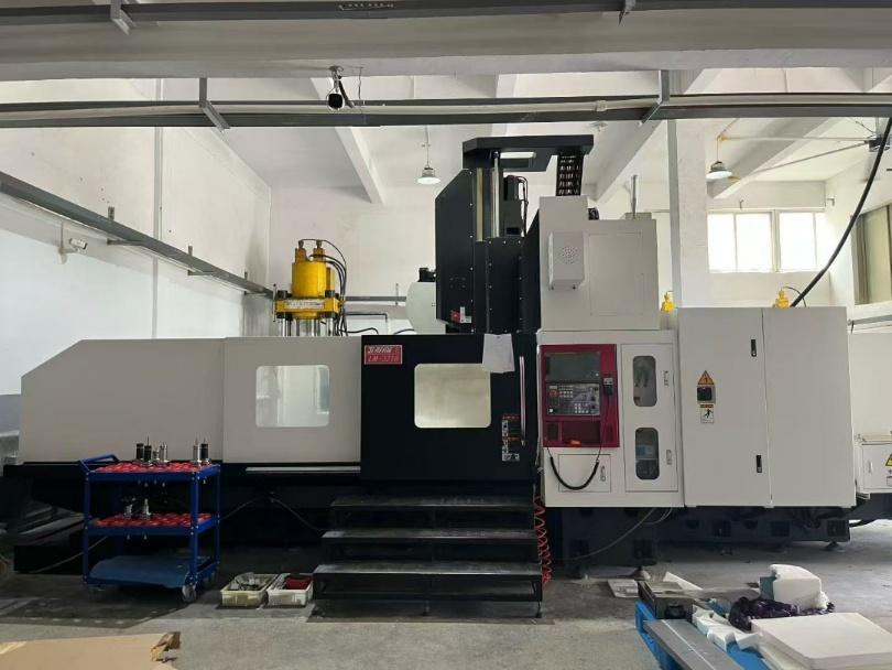 CNC gantry machining center