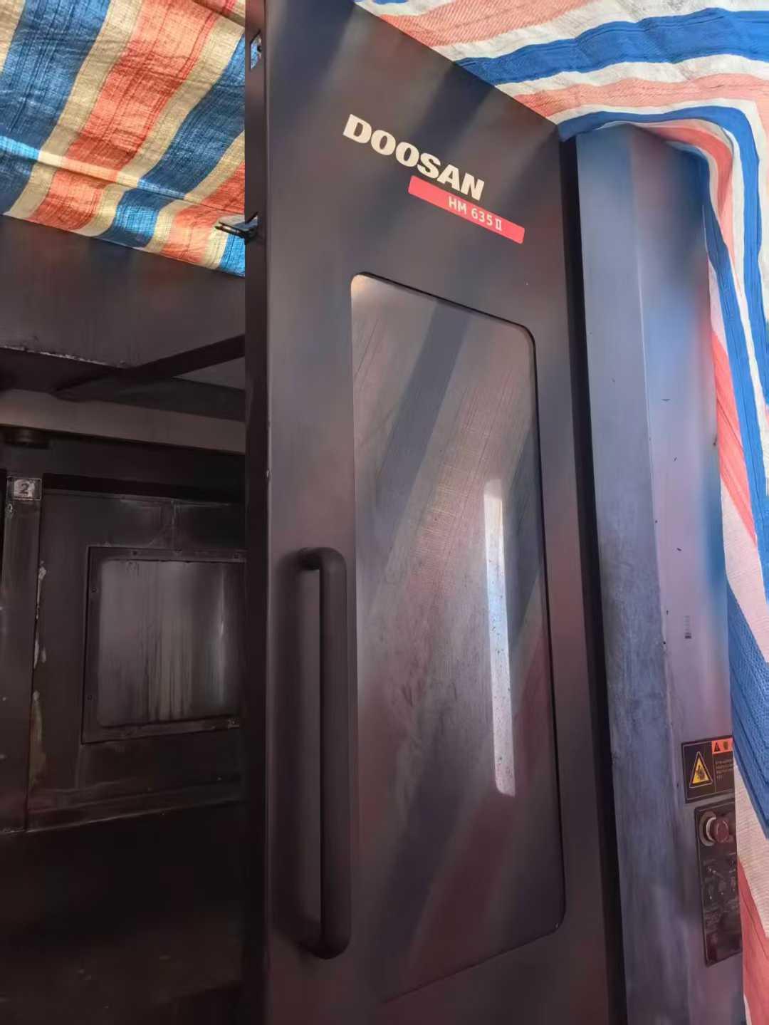 Horizontal machining center