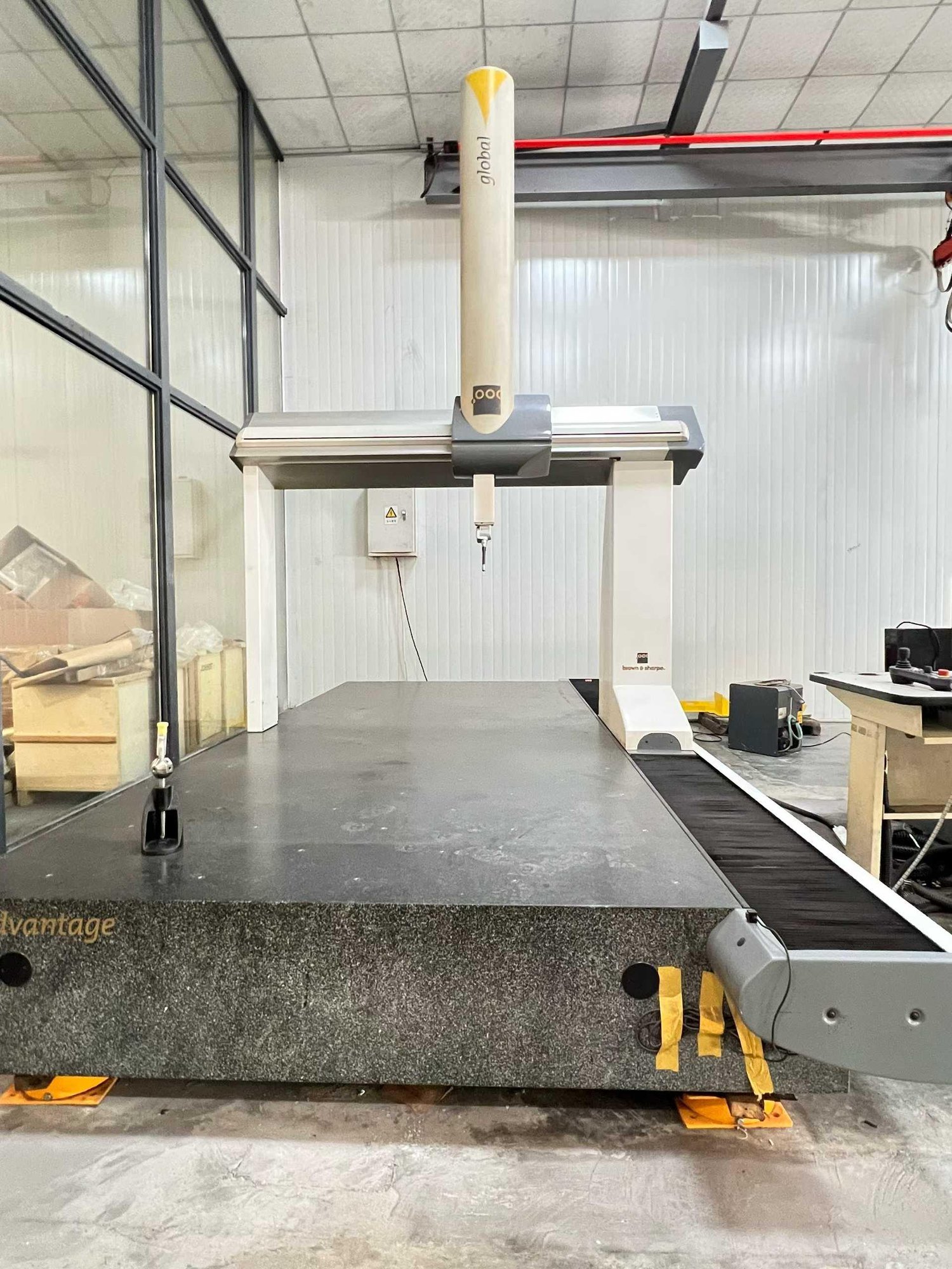 Three-coordinate measuring instrument