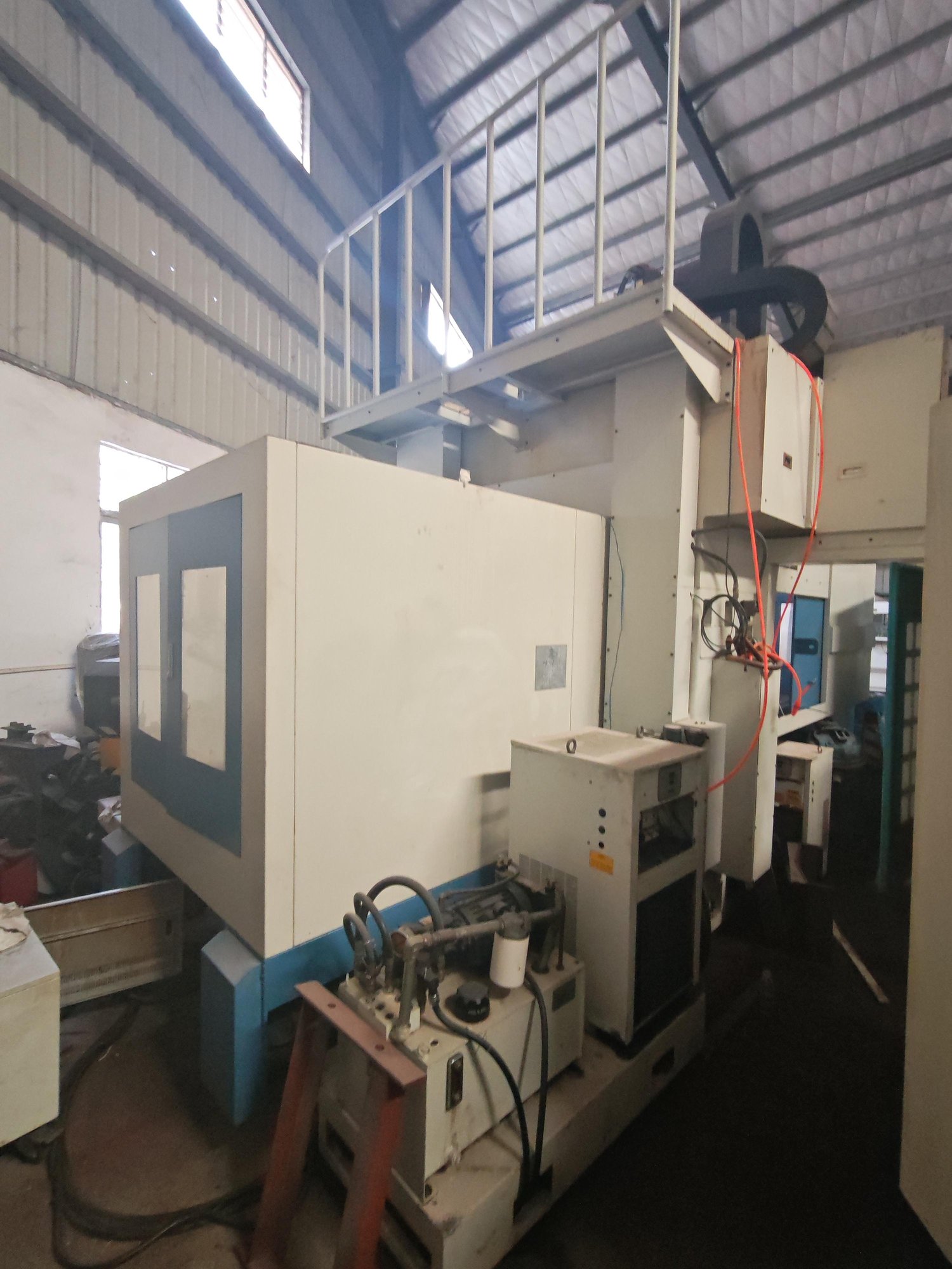 Gantry machining center