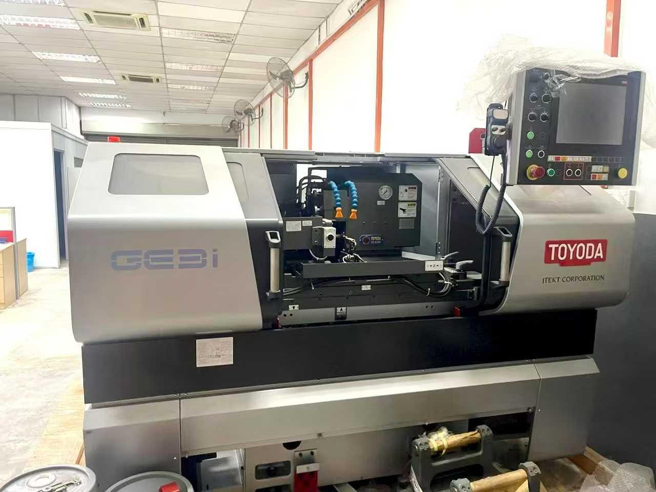 Cylindrical grinder 