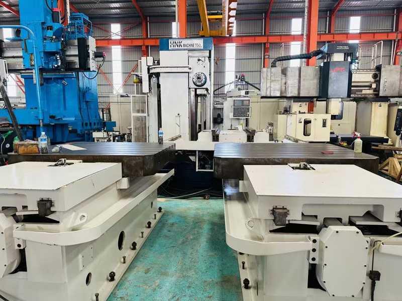 Boring and milling machine