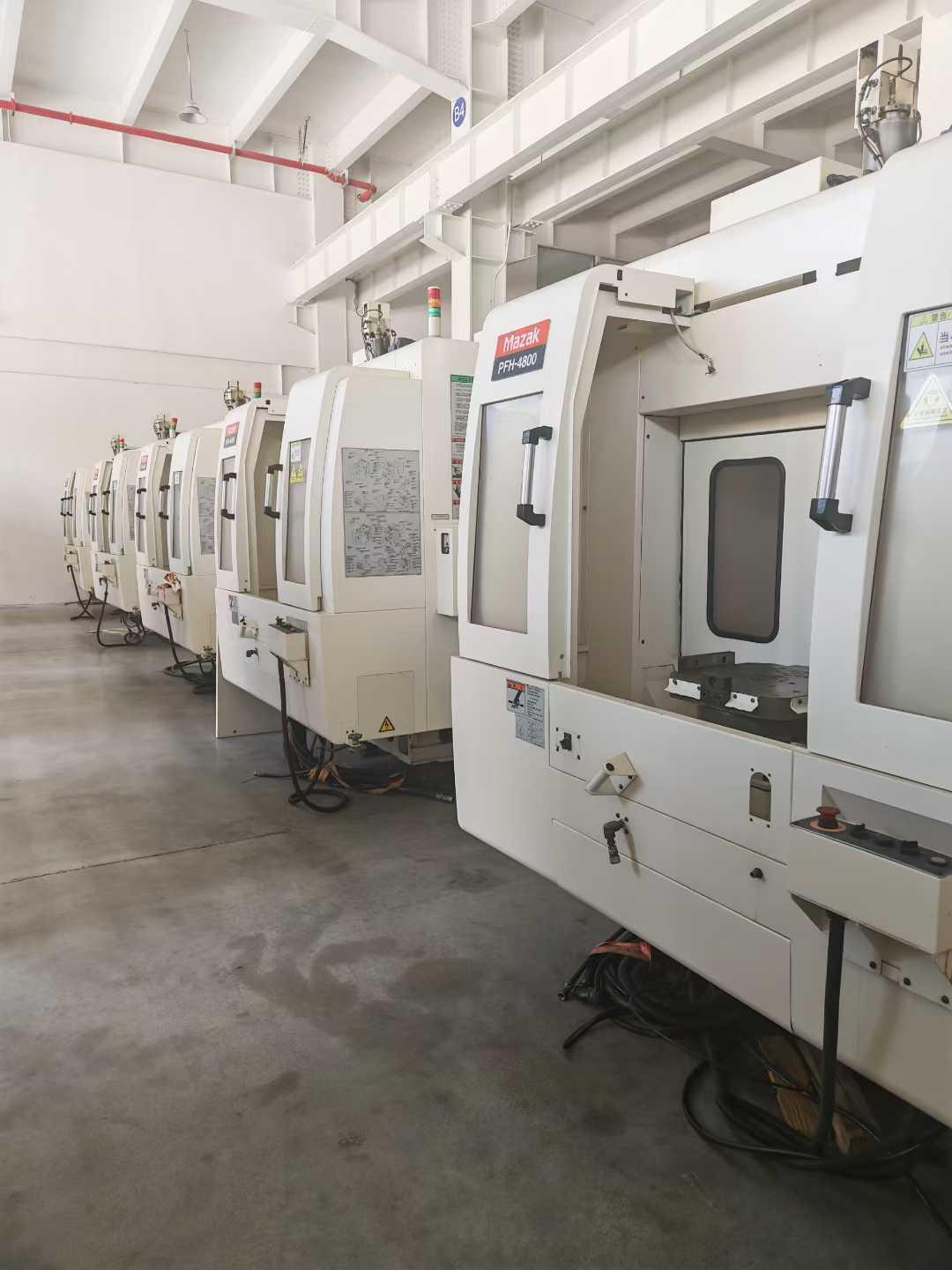 Horizontal machining center
