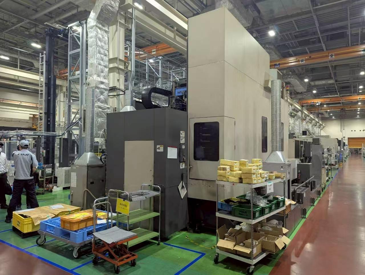 Horizontal machining center
