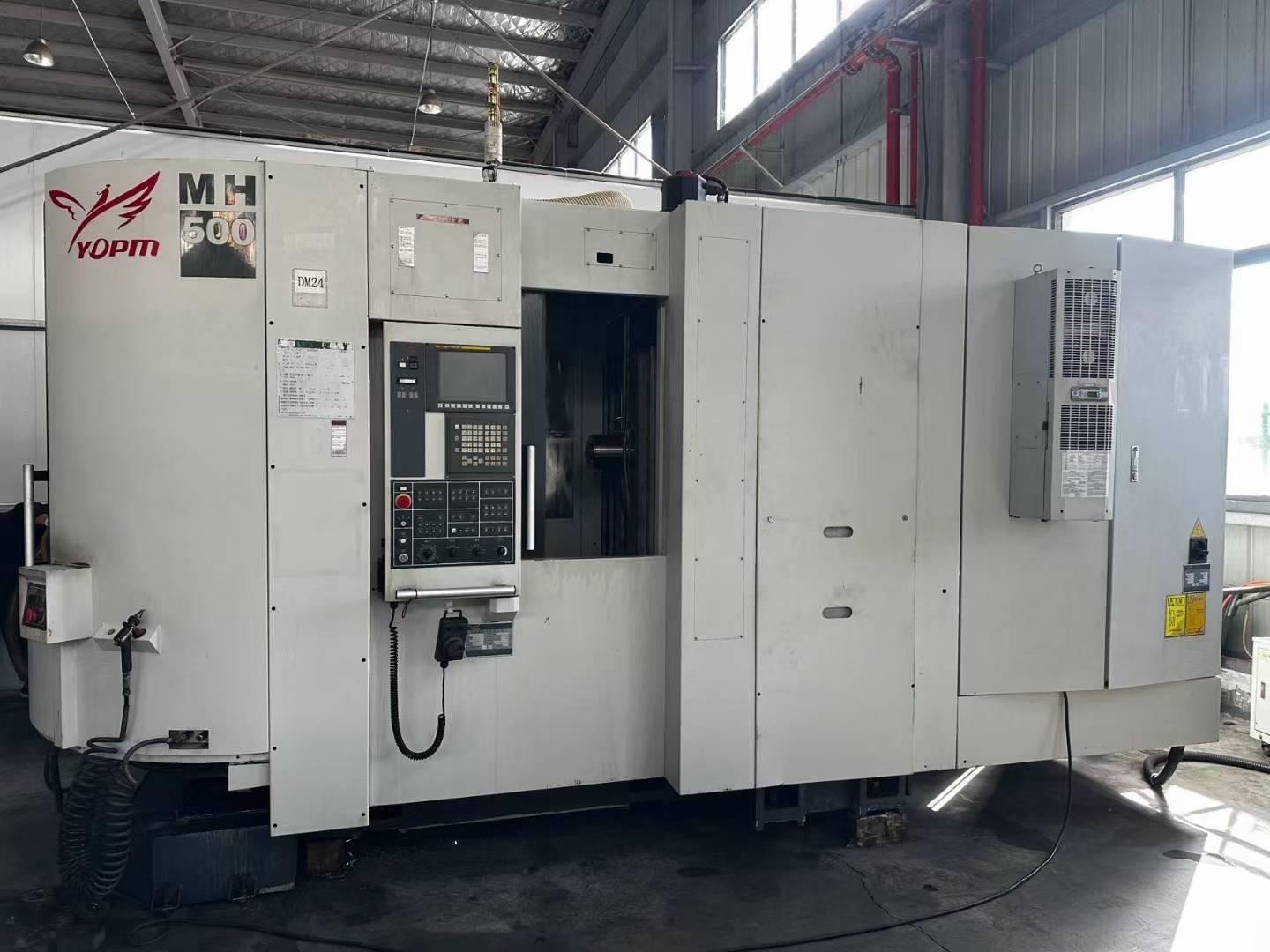 Horizontal machining center