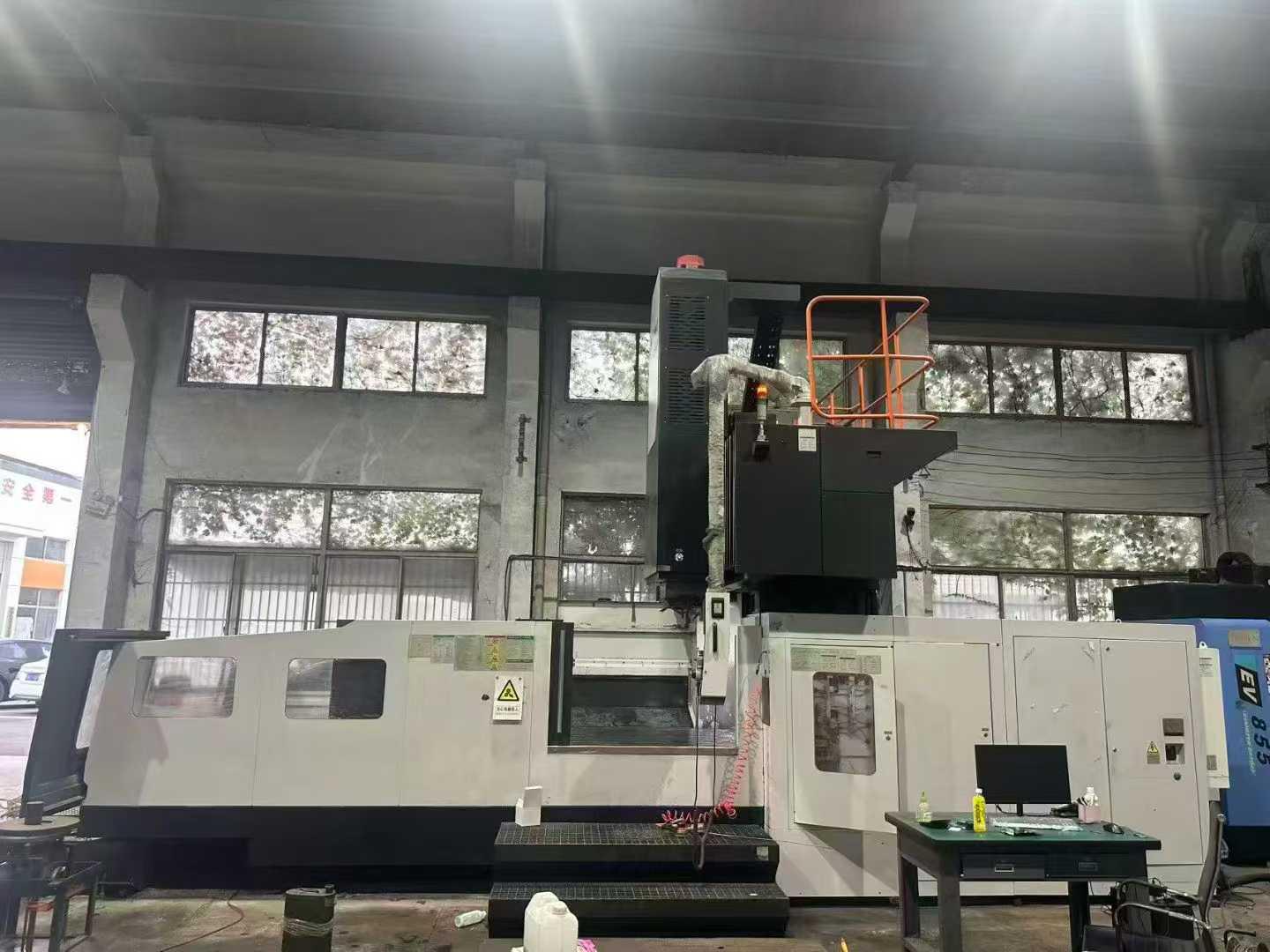 CNC gantry machining center