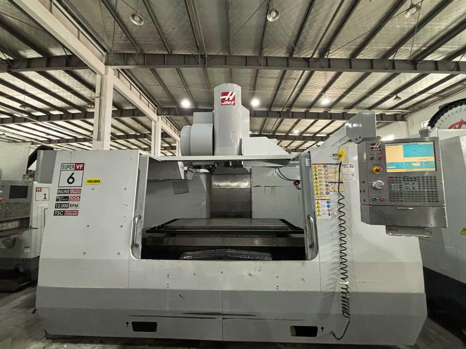 Vertical machining center