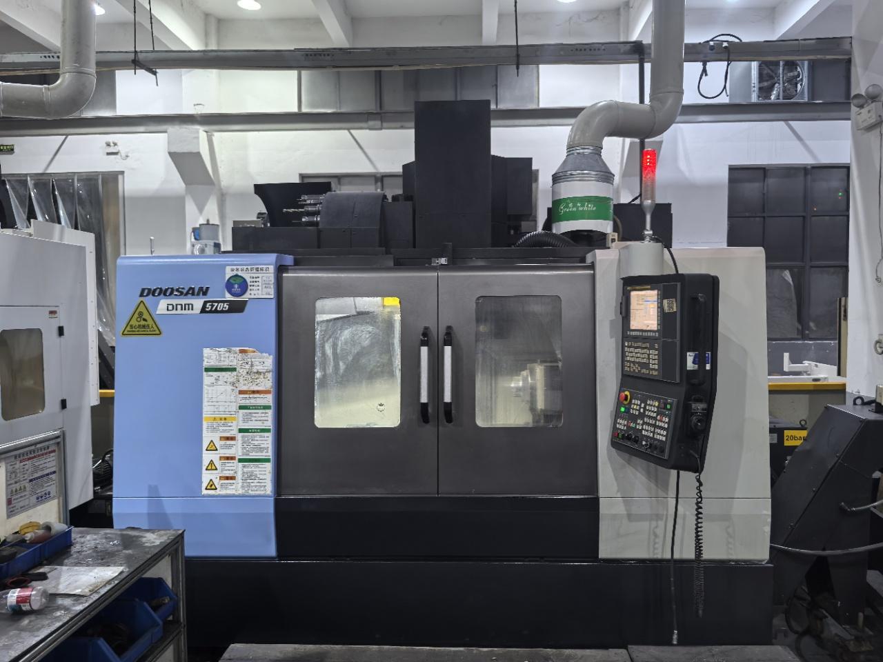 Vertical machining center
