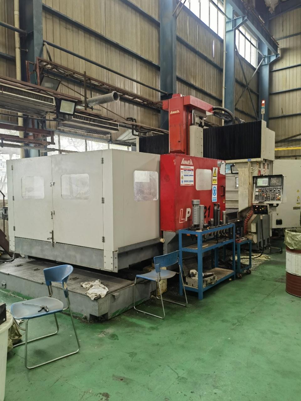 Gantry machining center