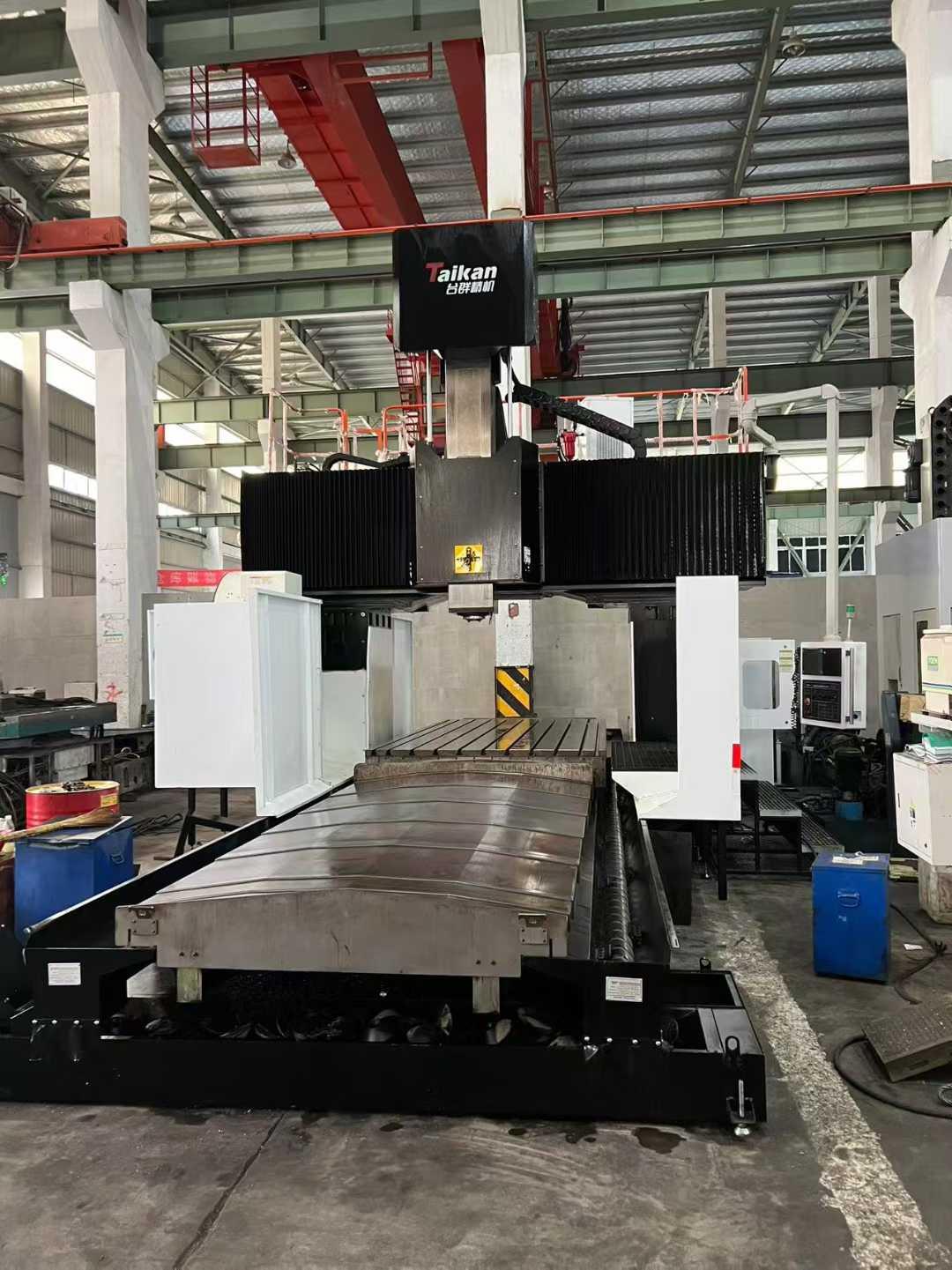 CNC gantry machining center