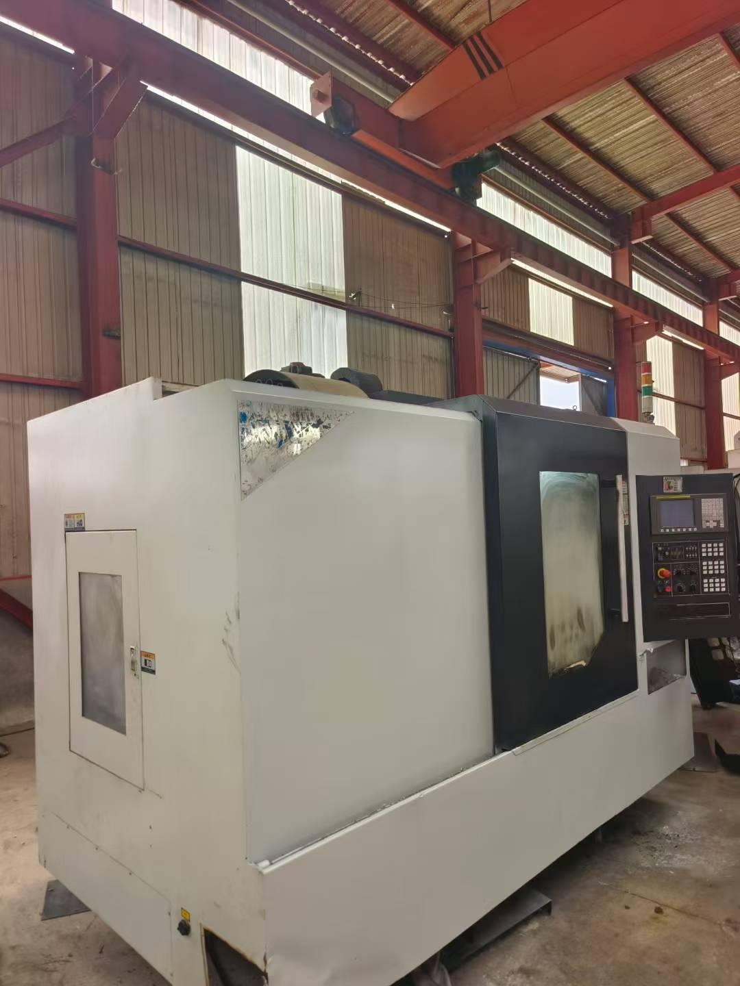 Vertical machining center