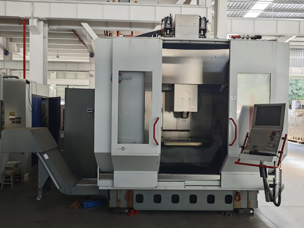 5 axes machining center