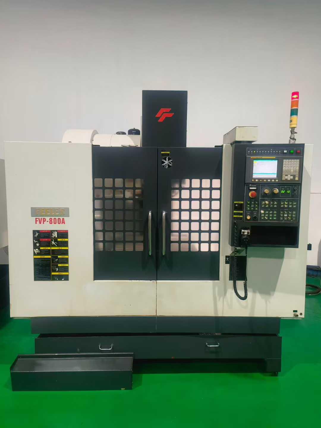 Vertical machining center