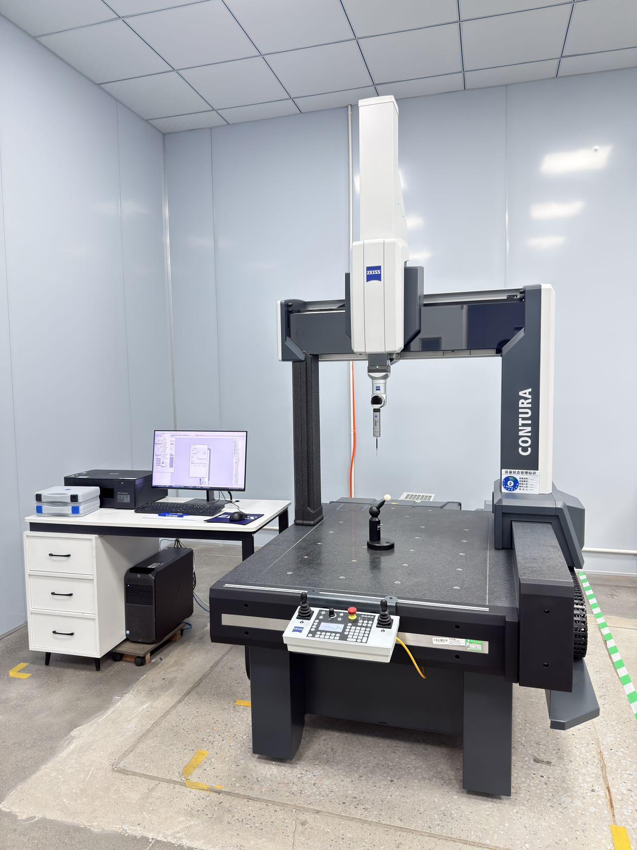 Three-coordinate measuring instrument