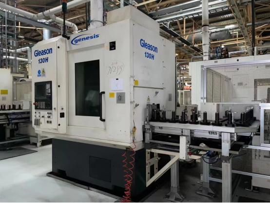 CNC gear hobbing machine
