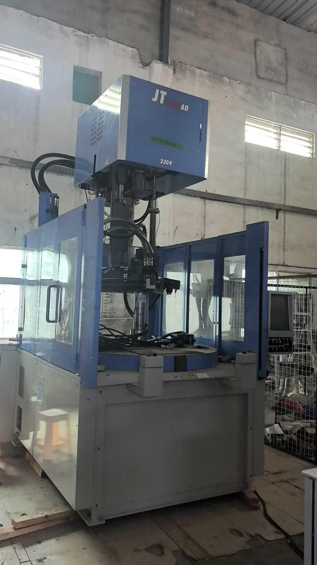 Vertical Plastic injection machine