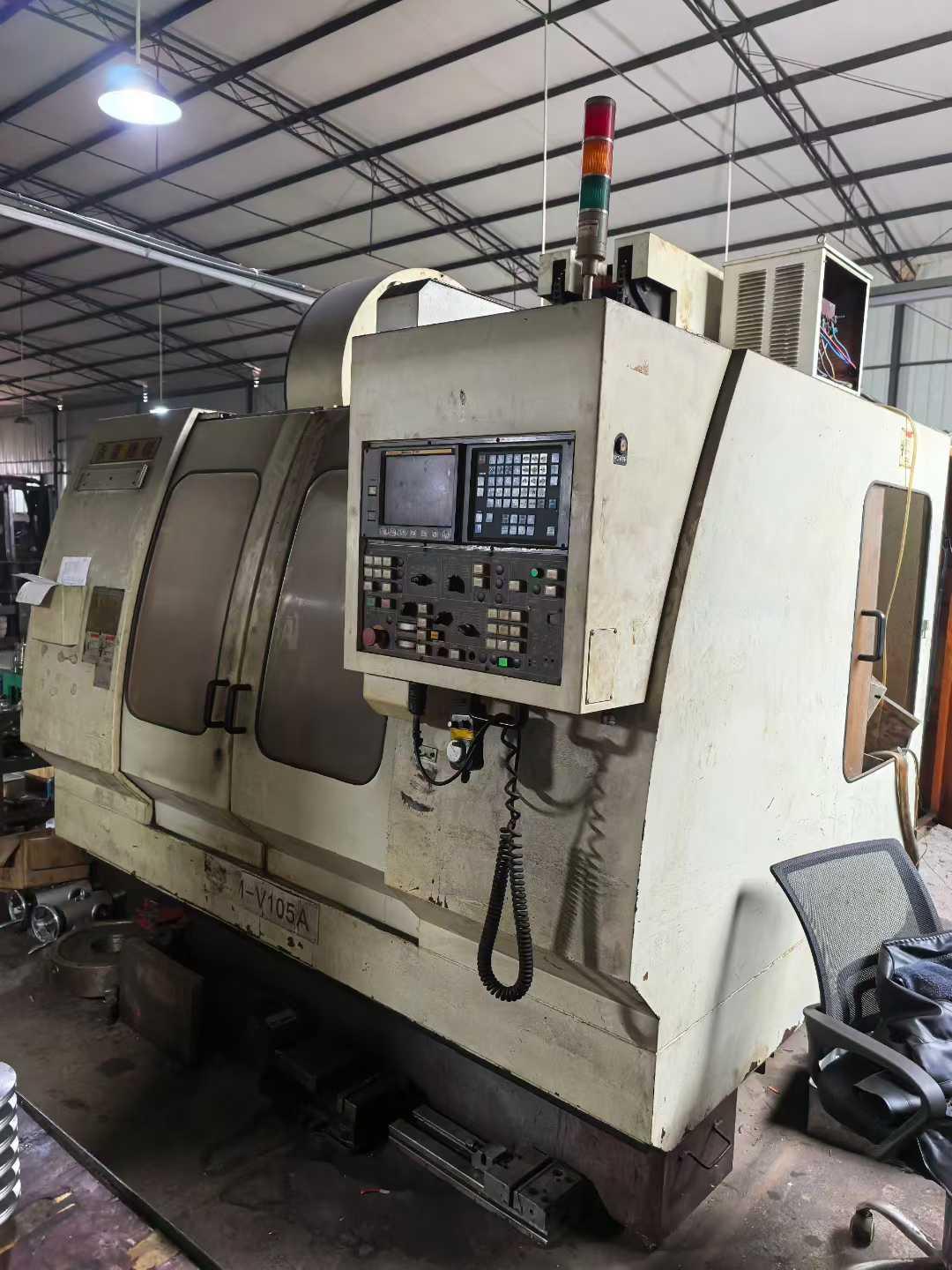Vertical machining center