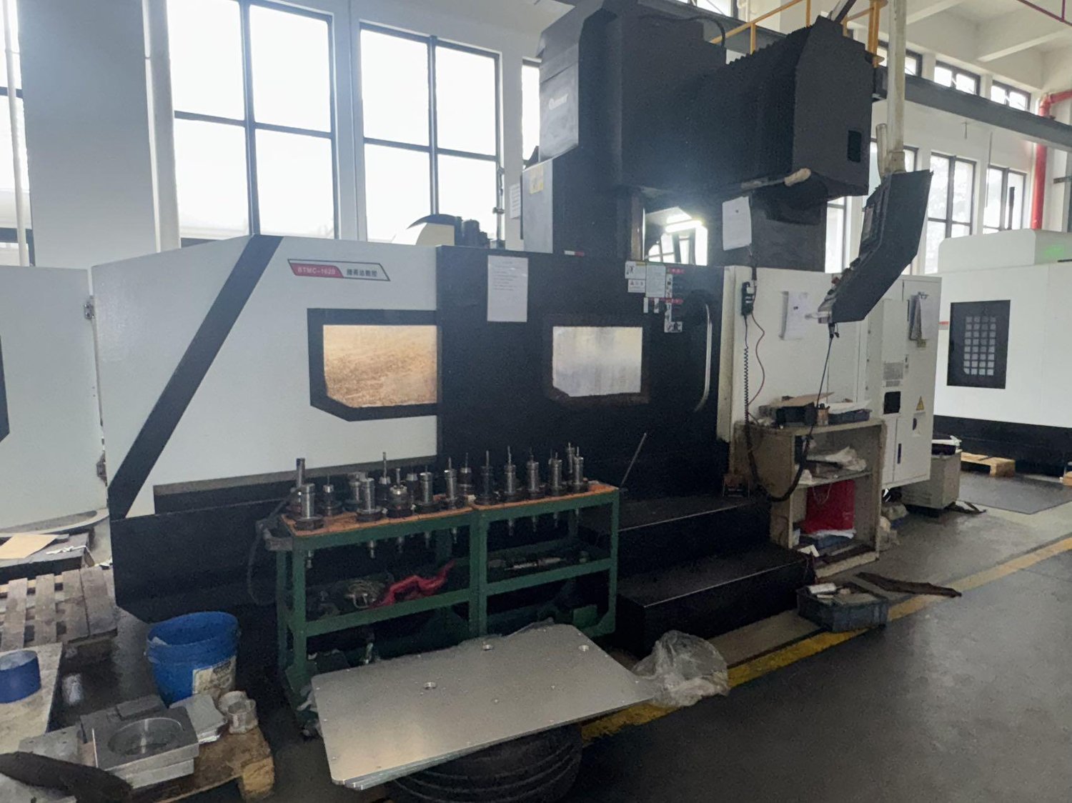 CNC gantry machining center