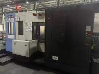 Horizontal machining center