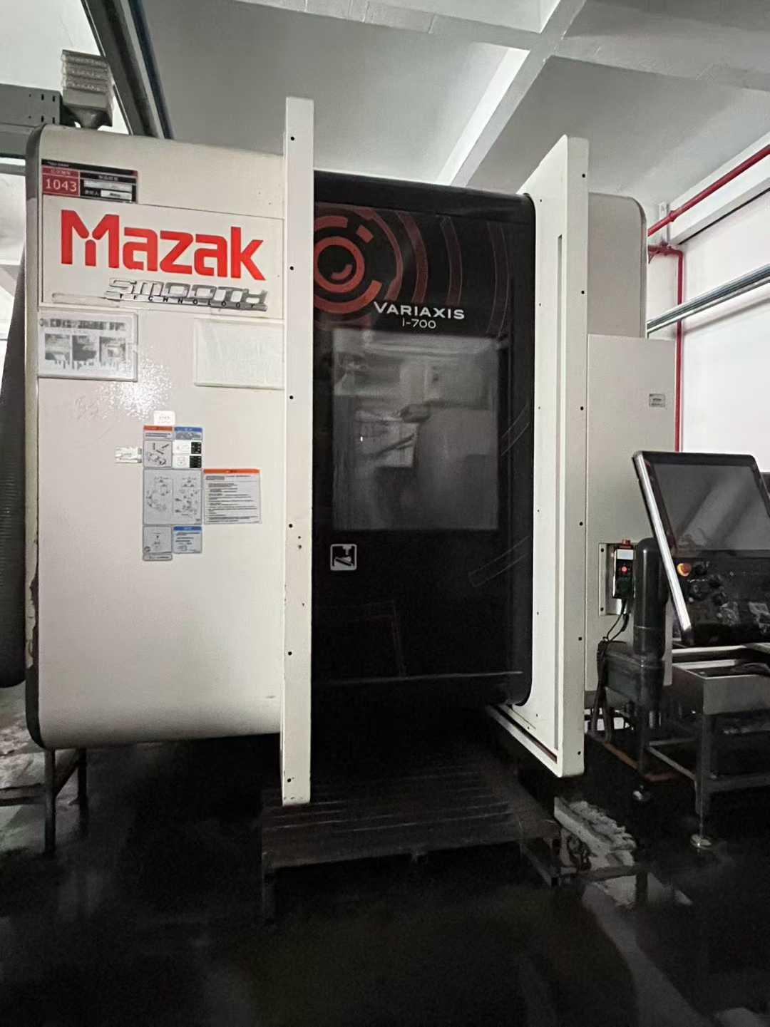 5 axes machining center